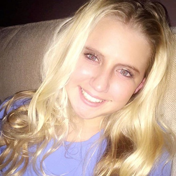 Meet your Posher, Lauren - Picture 1 of 1